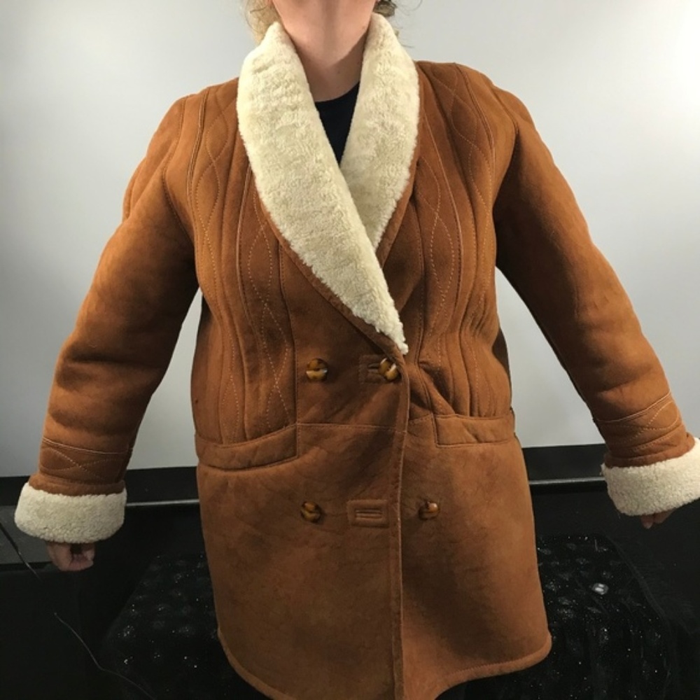 Hide Society Canada genuine Sheepskin jacket WARM authentication included